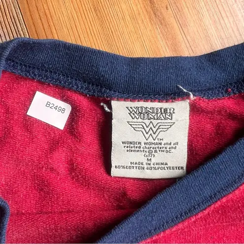 DC Comics Wonder Women Crew Neck Long Sleeve Top Size Medium SKU#B2498