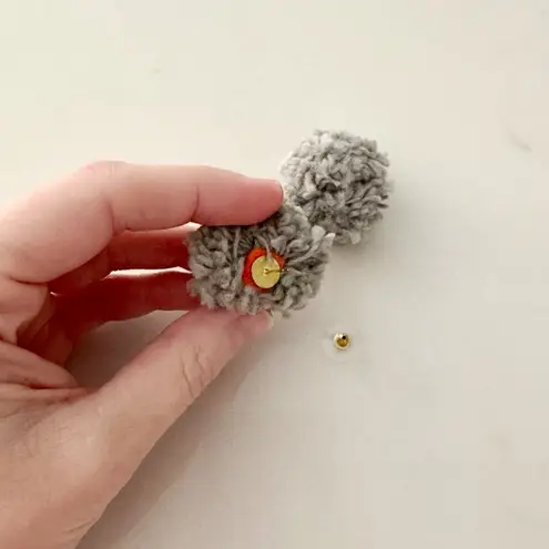Handmade Cozy Gray Pom Pom Boho Chunky Knit Yarn Earrings, (Stud) Post Back