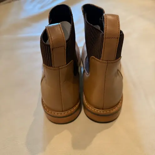 NWOT Nisolo Carmen Chelsea Size 7