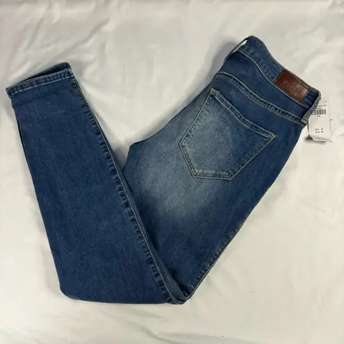 Hollister NWT  Size 27 5R High Rise Crop Super Skinny Medium Wash Distressed Jean