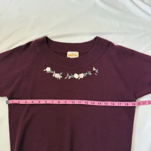 Jantzen Vintage Purple Floral Short Sleeve Sweater Top Grandma Embroidered Wool