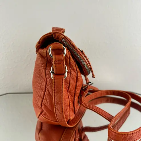 GAL Orange Faux Leather Retro Flap Over Dual Buckle Crossbody Saddle Bag Purse