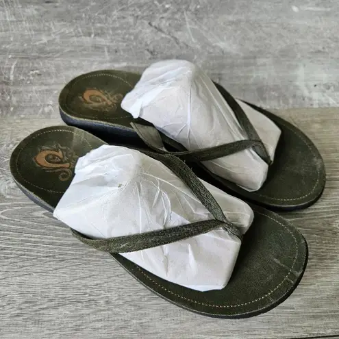 OluKai Mauka Flip Flop Sandals Olive Green Leather Womens Size 10 Discontinued