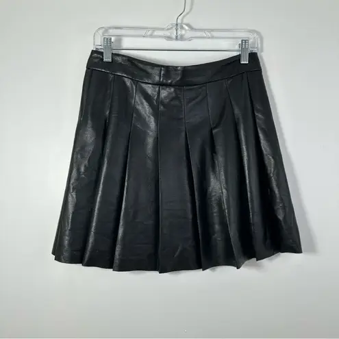 Aritzia Sunday Best Pleated Faux Leather Mini Skirt Size 10 Black