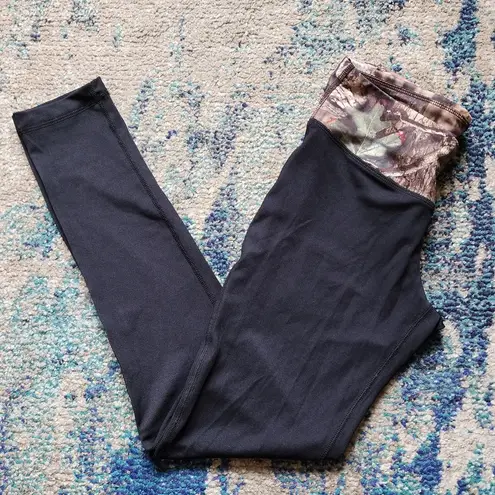Mossy Oak Yukon Gear M.T. Leggings Eith Infinity Camo Size Medium