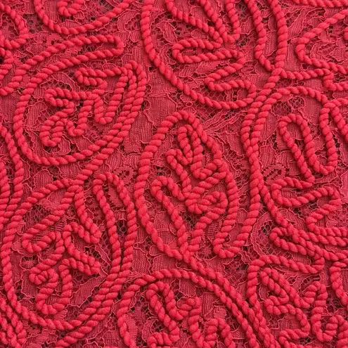 San Joy Cropped Red Lace Short Sleeved Top Size Small