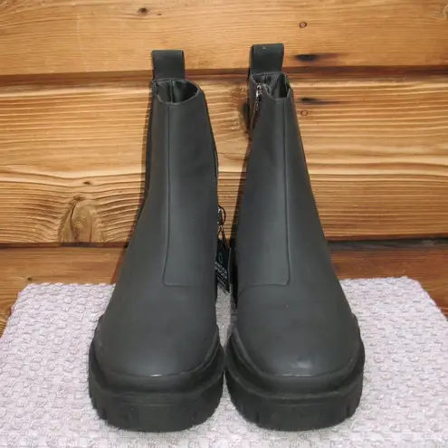 Vionic NWT  Karsen Waterproof Lug Sole Boots