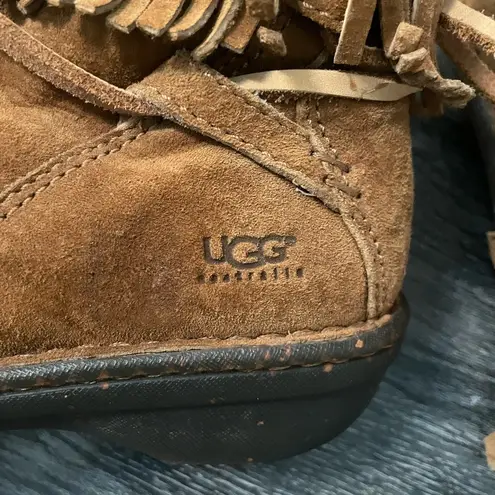 UGG  Gaviota Suede Fringe Tie Boots Size 8