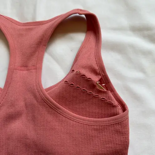 BCBGMAXAZRIA ★ NWT  Sports bra - Dusty Rose ★