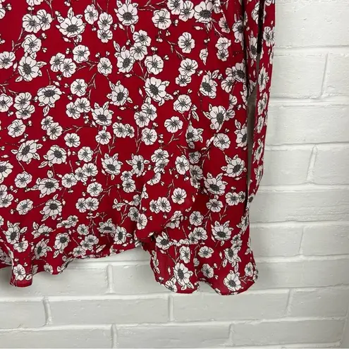 Sadie & Sage Red White Floral Pattern Wrap Style Dress Size S