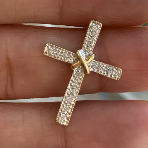 10kt Gold Cross With Chain