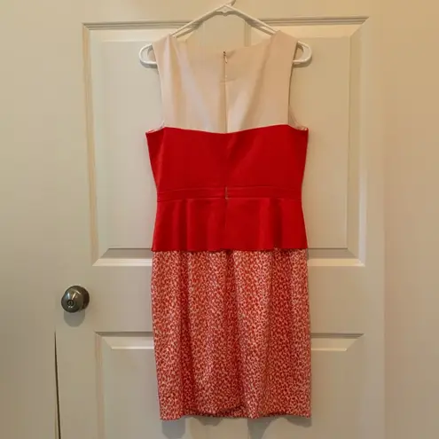 Tahari Elegant Red and Cream Sleeveless Sheath Dress. Size-6