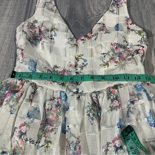 Maeve Anthropologie White Shimmer Floral Dress; 2P Women’s