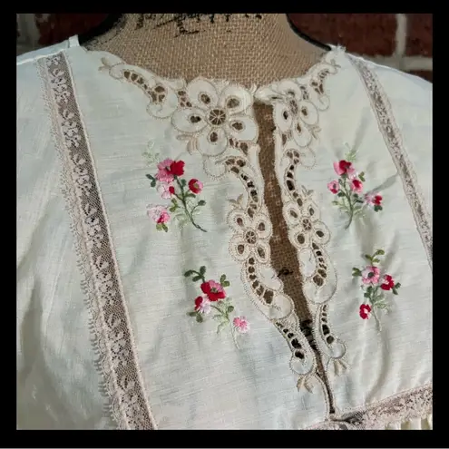 VINTAGE Barbizon Embroidered Yellow Pajama Set Size L