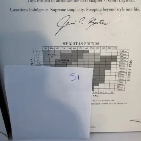 Natori Marylin Sheer Tights Nude Black Size M Floral Lace Leg Pair of 2