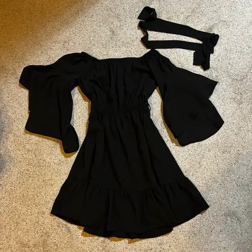 ee:some Black Off Shoulder Dress