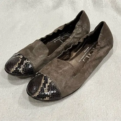 AGL Shimmer Taupe Leather Ballet Flats with Snake Print Cap 39 Brown Size 9