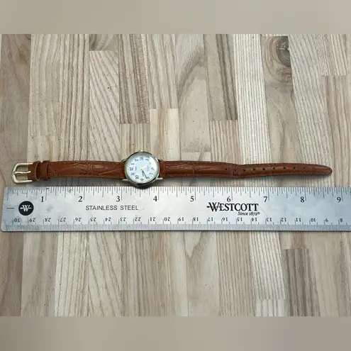 Timex Indiglo Ladies Watch Genuine Leather Strap White Dial Gold Case