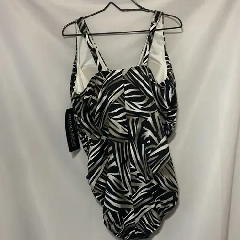MiracleSuit NEW WITH TAG SIZE 22W Black and White Zebra Bodysuit BUILT IN BRA