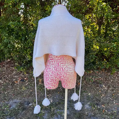 GURU Italian Wool Blend Large Ivory Knit Wrap Sweater Scarf Tassels And Poms White