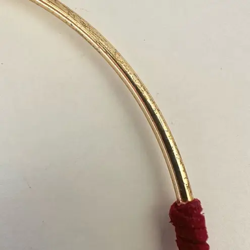 C 1946 gold tone orange metal choker pendant necklace