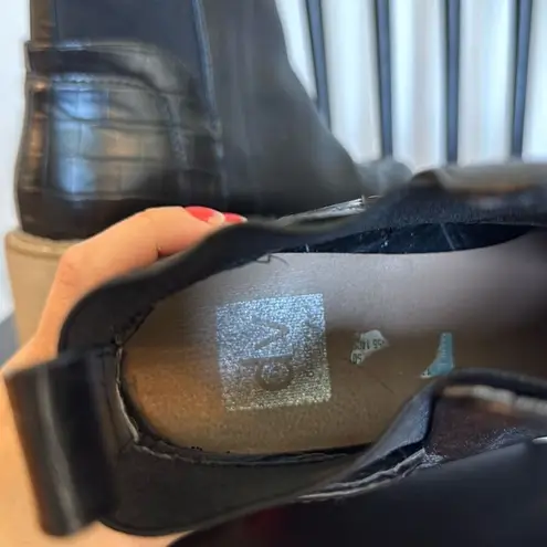 Dolce Vita Riella black wedge ankle booties size 7.5