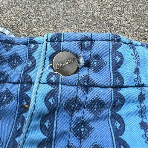 Vintage blue medallion stripe printed pleated front bareback high waist shorts Size 29