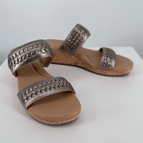 Easy Spirit Lillia Platform Wedge Sandals in Gold size 8 NEW in Box