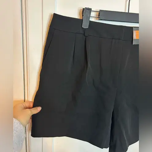 simply styled Nwt Black Pleated Suiting Shorts