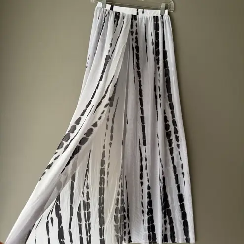 Beach cover up sz S white black tie dye maxi skirt