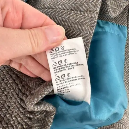 Thirteen C Womens Chevron Button