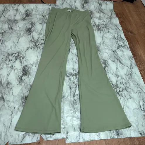 Love Tree  size Medium Pull On Flare Pants Ribbed Green Comfort Loungewear