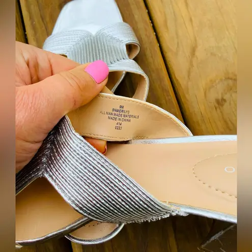 Bandolino Dressy comfy silver slide in sandals πΈπΈπΈ