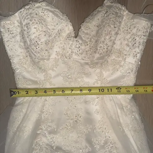 Maggie Sottero Off The Shoulder Beaded Wedding Gown with Lavender Train White Size XS