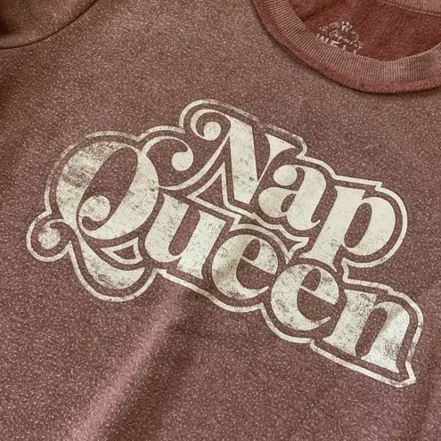 Well Worn Nap queen graphic pullover size M