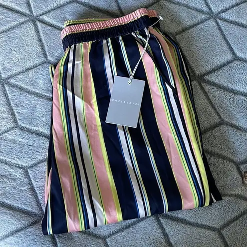 Chelsea28 NWT⭐️ Pull On Stripped Pants Flowy, Fun and Comfy.