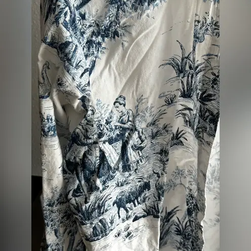 Avon size medium vintage top White