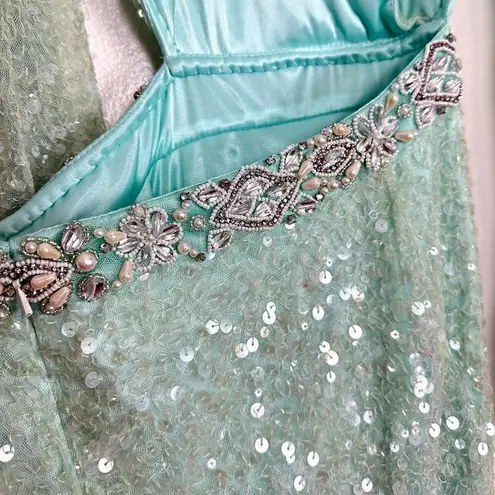 Mac Duggal Sequined Faux Wrap Cut Out Puff Sleeve Gown in Soft Mint Size US 4
