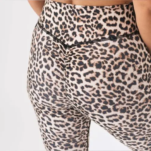 Zyia Active Athletic Leopard Print Brilliant Scrunch Back Leggings size 4