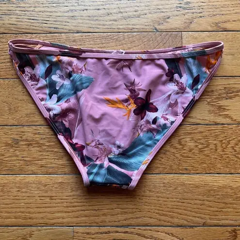 3/$20 NWT Floral Tropical Bikini Bottoms Size M Dusty Rose Brand New Ardene $16 Pink Size M