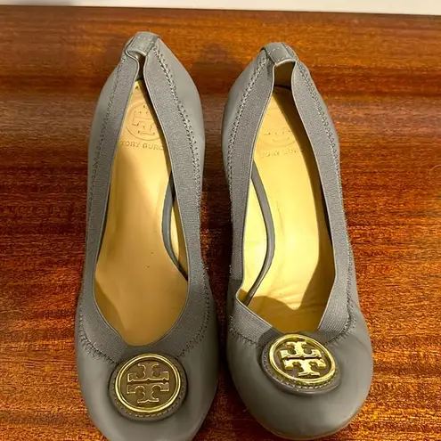 Tory Burch Women’s  wedge dress shoes grey size 8