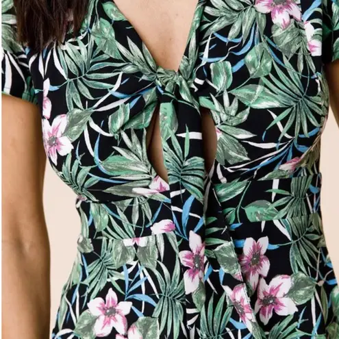 New Francesca’s Gretta Palm Tropical Print Front Knot Romper Small Green