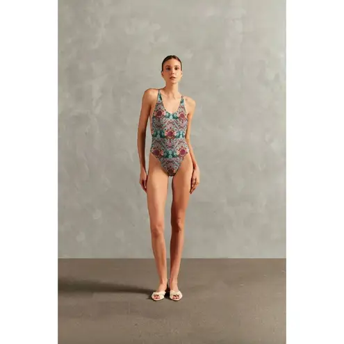 Adriana Degreas Le Sirenuse Side