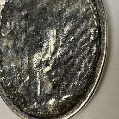 Silver Tone Oval Mother of Pearl Shell Pendant for Necklace Vintage, Unmarked.