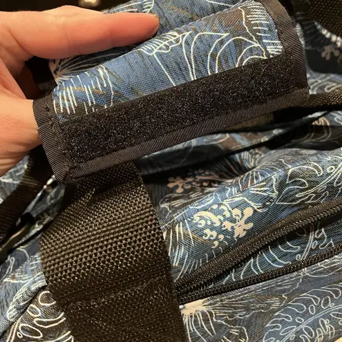 L.L. Bean Adventure Large 23” Duffle Bag in Blue Hawaiian Floral Tropical Print