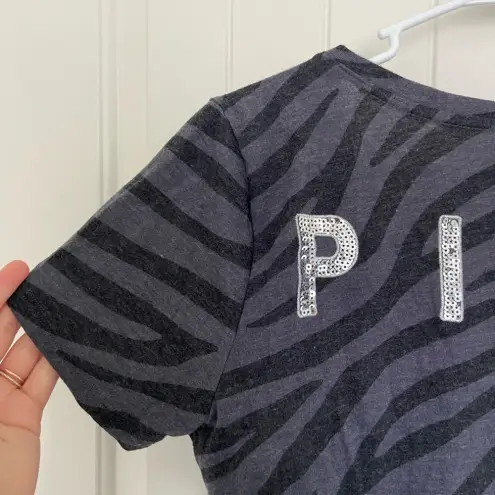 PINK - Victoria's Secret NWOT | PINK Victoria’s Secret women’s gray black zebra print v-neck sequin top M