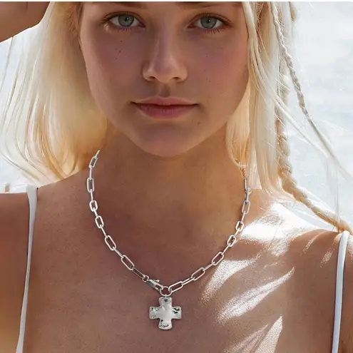 Chunky Link Chain Cross Pendant Necklace Silver Plated Jewelry