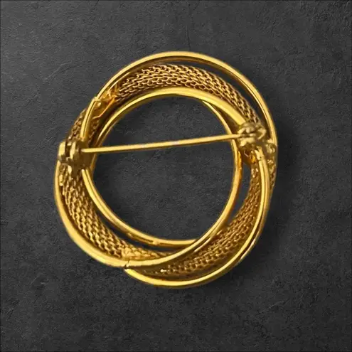 Vintage MCM Retro Gold Tone Swirl Mesh Faux Pearl Circle Brooch Pin 60s Classic