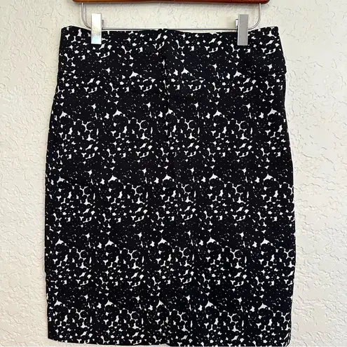 Margaret M Slimming Pencil Skirt