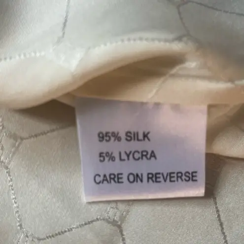 St. John Collection Cream Gold Long Sleeve Silk Button Down SJ Print Top Size 2